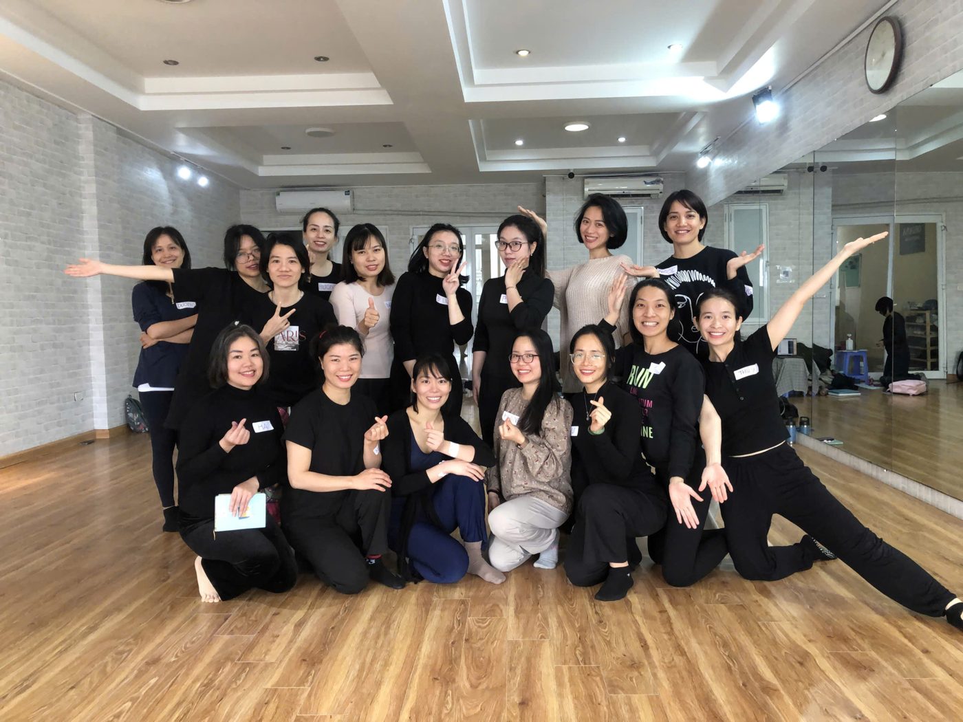Mở — nhóm học viên múa sáng tạo
