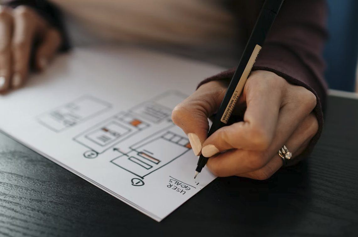 Phác thảo wireframe website trên giấy